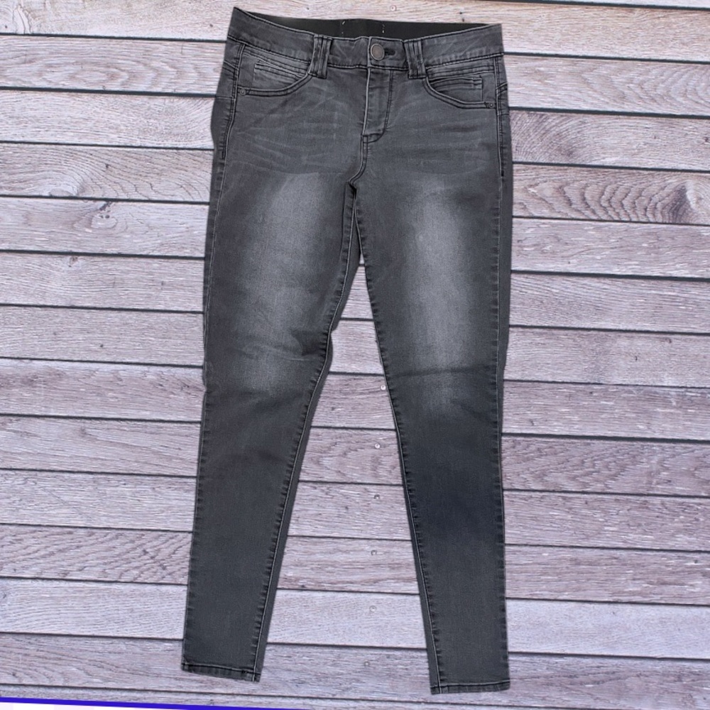 Democracy Jeans in washed out black. Size 8.